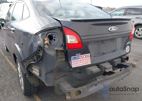 2013 Ford Fiesta Se z USA, uszkodzony, nr VIN 3FADP4BJ2DM167849